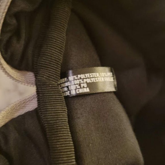 NEW MAC Metallic Makeup Bag - Picture 2 of 7